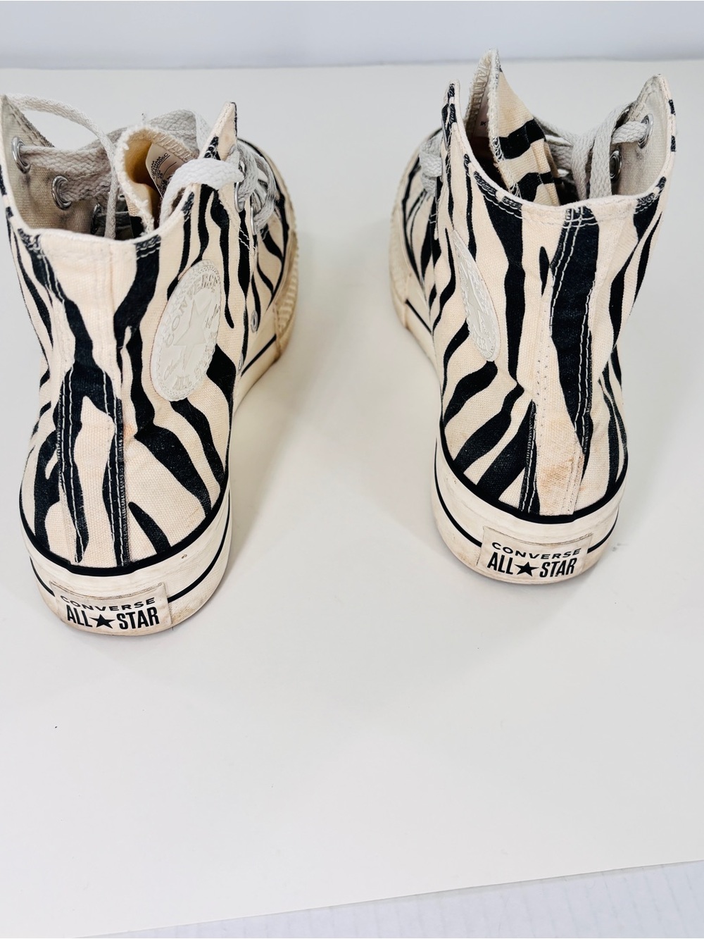 Converse High-Top Women’s Sneakers in Black & Cream Zebra Print Size 8.5 - Picture 4 of 6